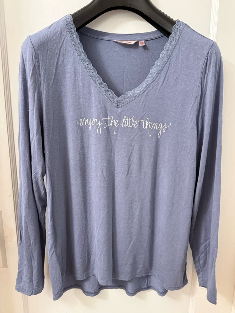 LA VIE EN ROSE RELAXING V-NECK LOUNGE TOP